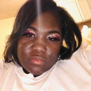 Meet your Posher, Brittney